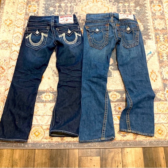 Selling true religions size 28 waist and 29 waist - Picture 1 of 1